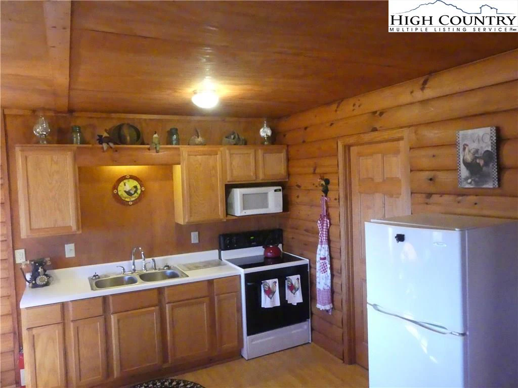 Image number 5 for the current listing