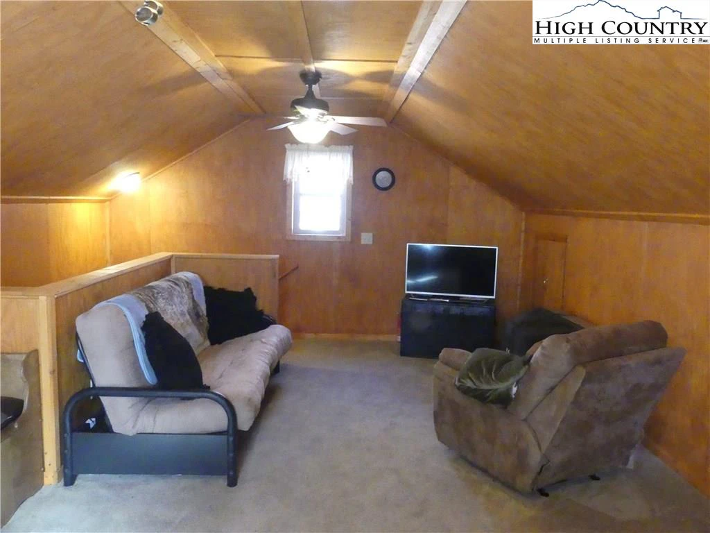 Image number 4 for the current listing