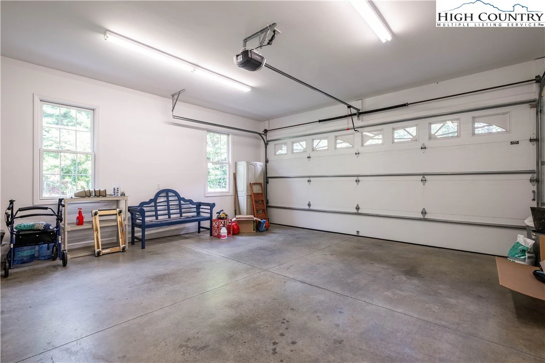 Image number 2 for the current listing
