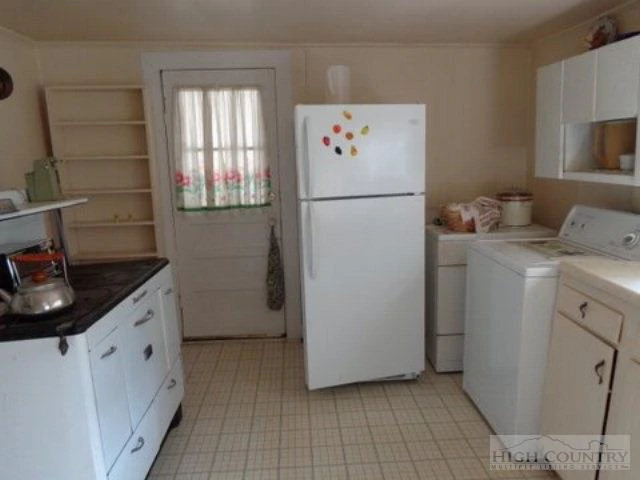 Image number 12 for the current listing