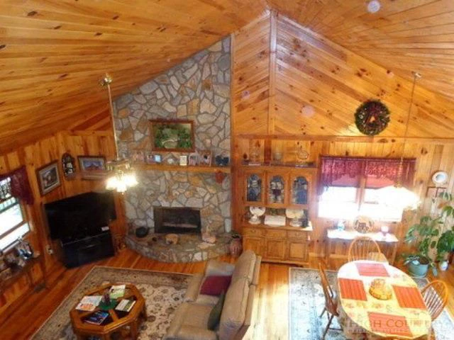 Image number 10 for the current listing