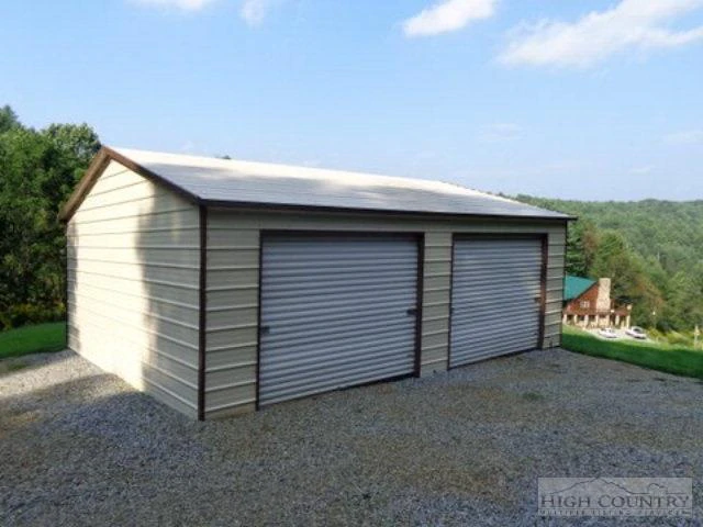 Image number 18 for the current listing