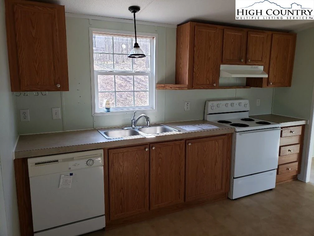 Image number 9 for the current listing