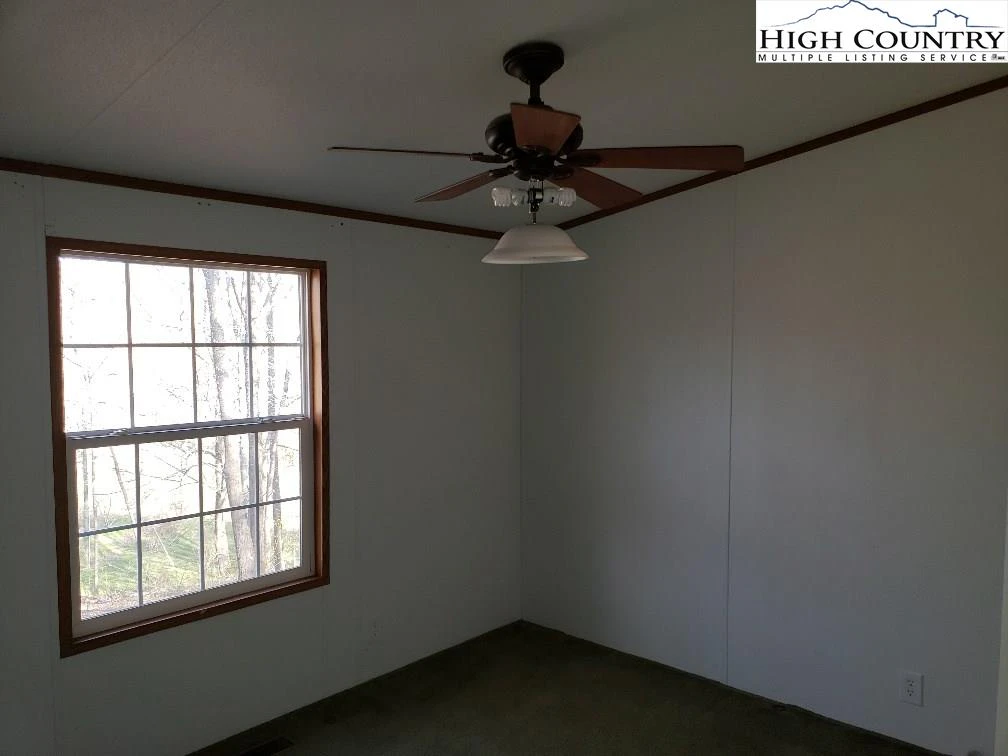 Image number 5 for the current listing