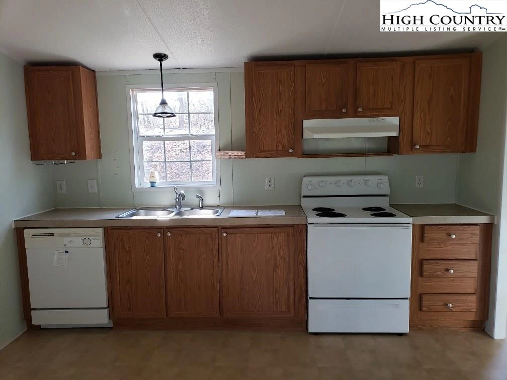 Image number 2 for the current listing