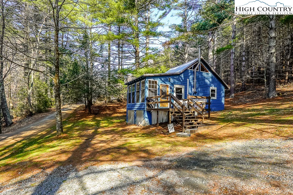 Image number 11 for the current listing