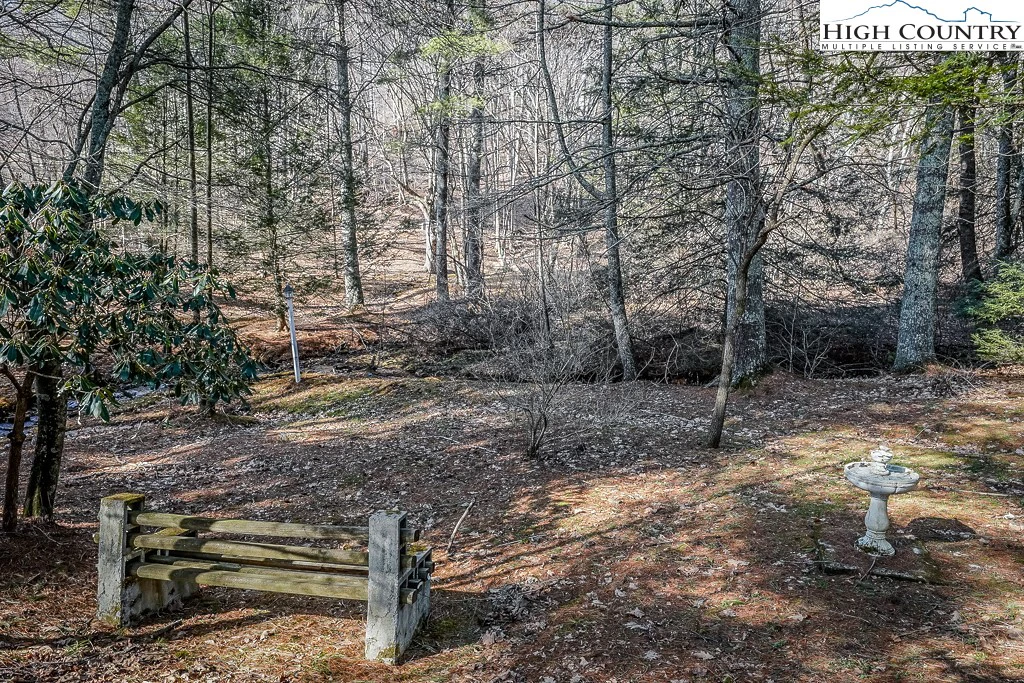 Image number 15 for the current listing