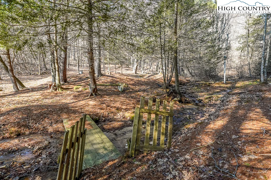 Image number 17 for the current listing