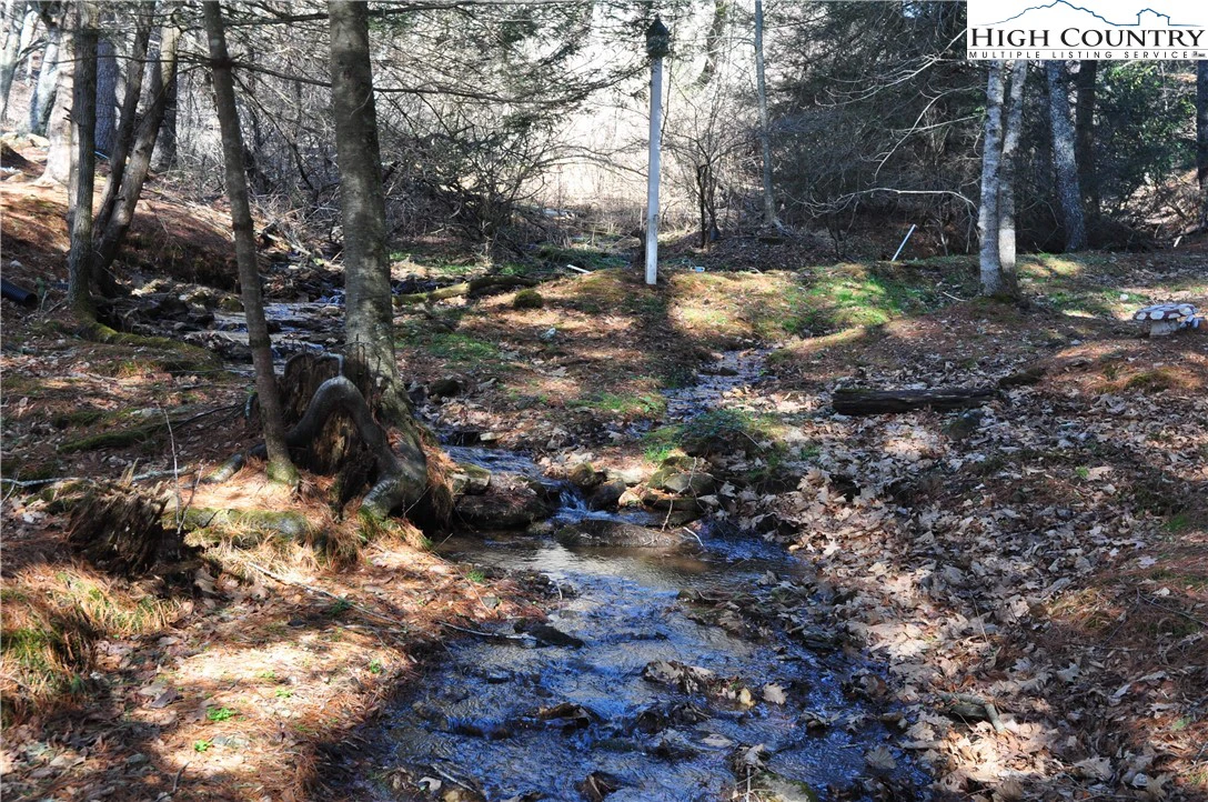 Image number 19 for the current listing
