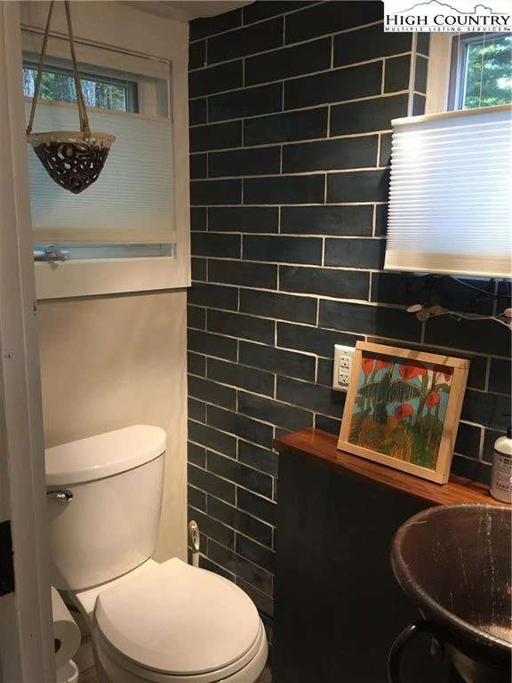 Image number 6 for the current listing