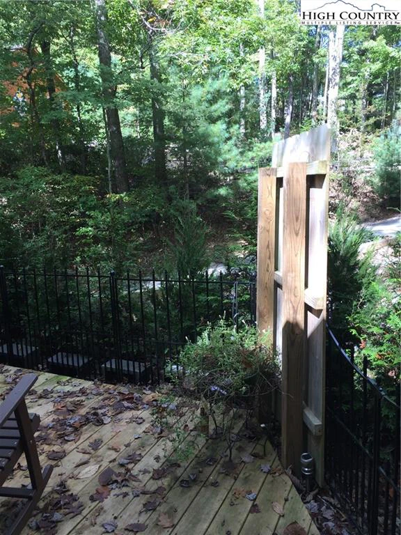 Image number 2 for the current listing