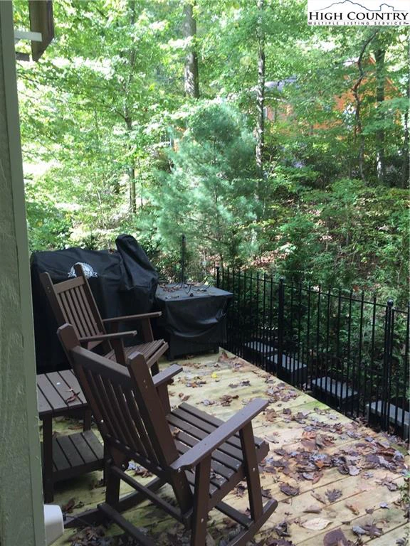 Image number 11 for the current listing