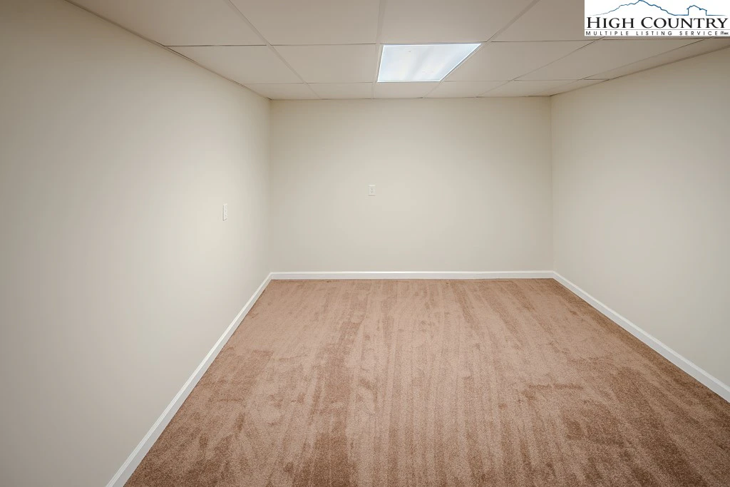 Image number 2 for the current listing