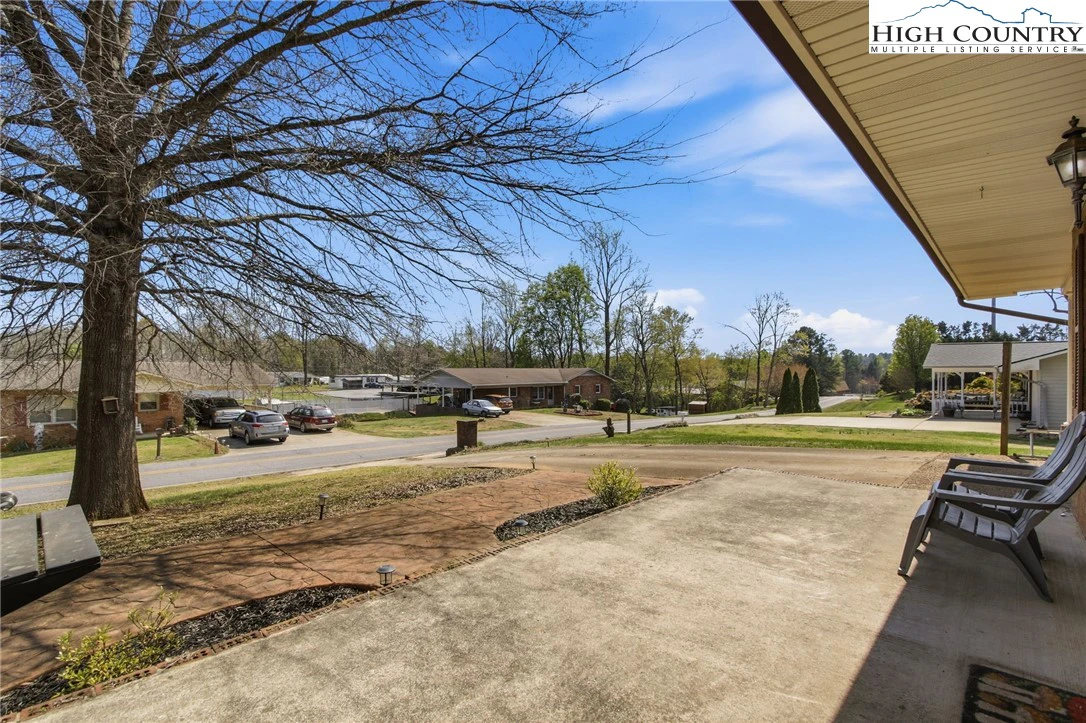 Image number 11 for the current listing
