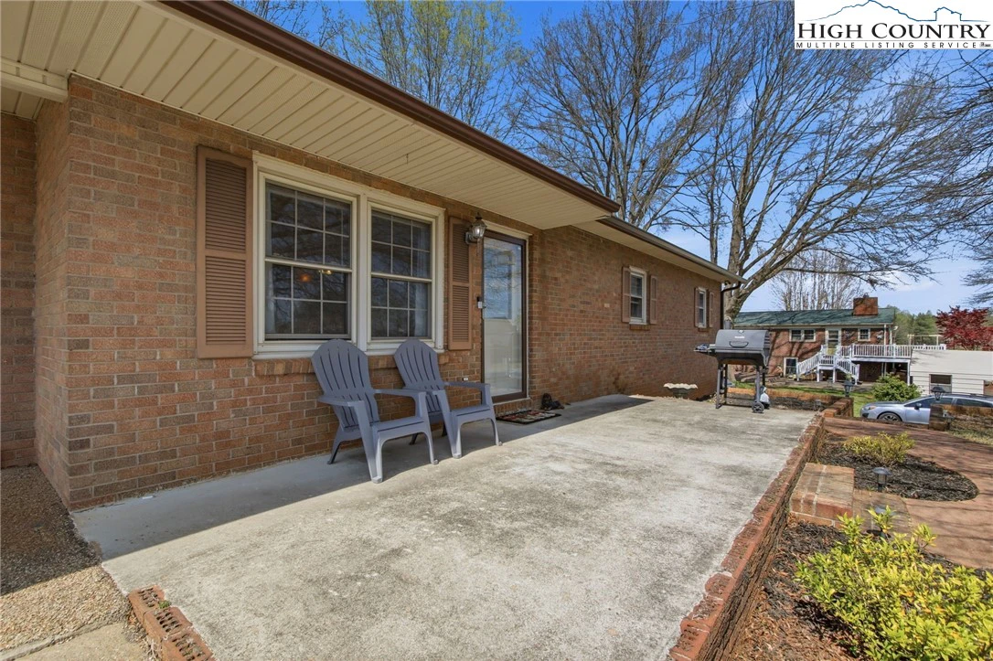 Image number 12 for the current listing