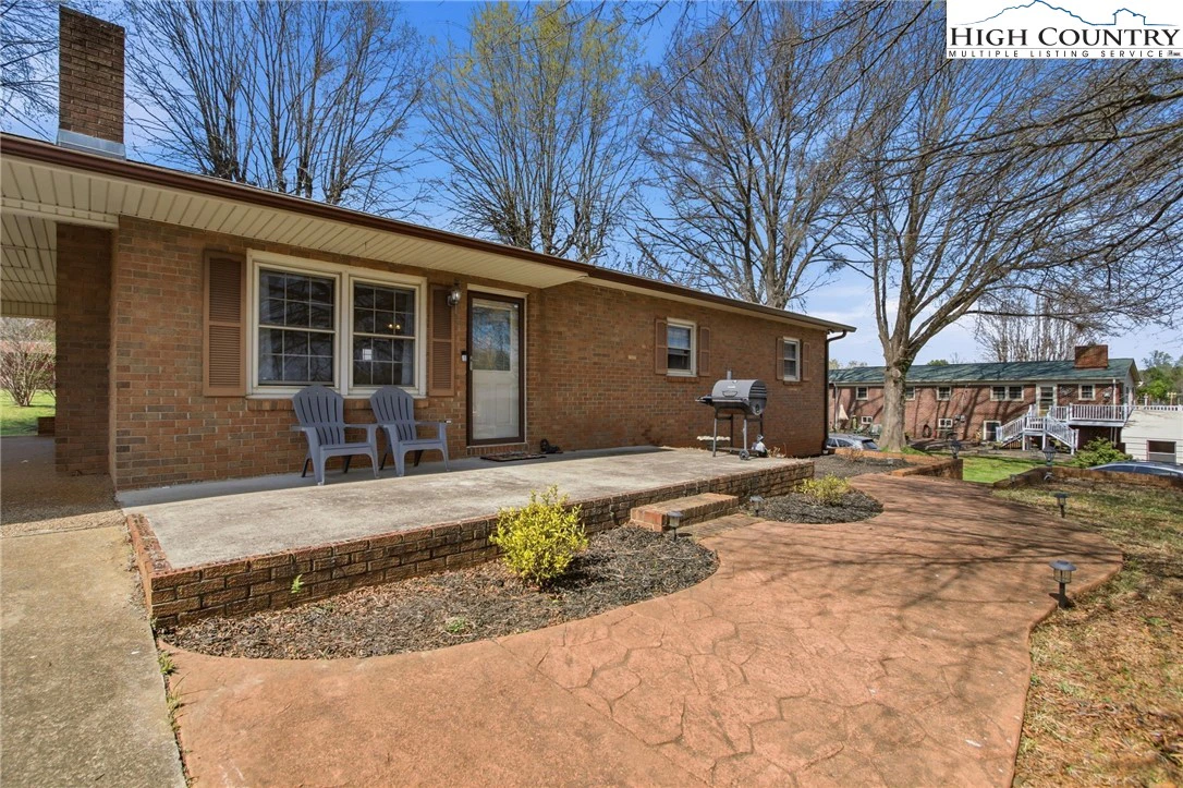 Image number 18 for the current listing
