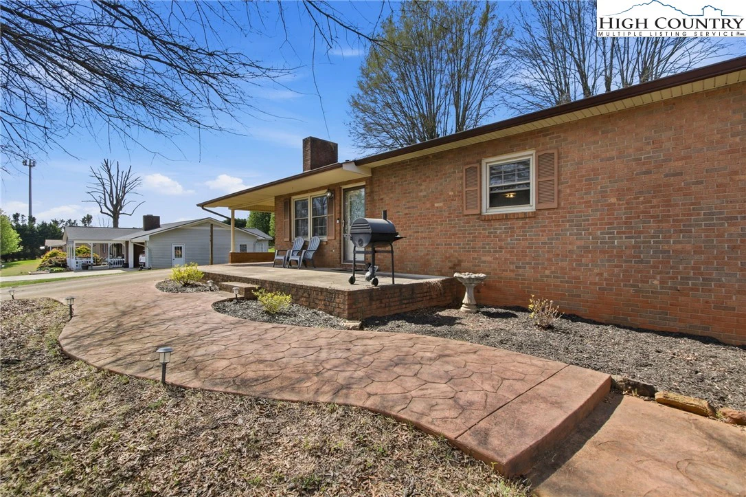 Image number 20 for the current listing