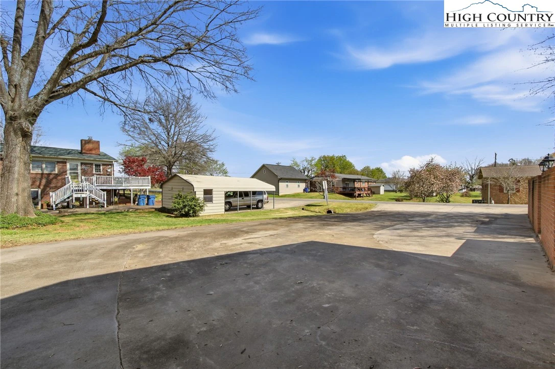Image number 21 for the current listing