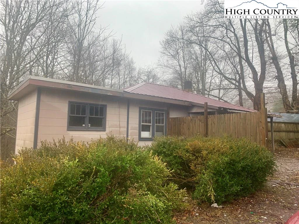 Image number 1 for the current listing