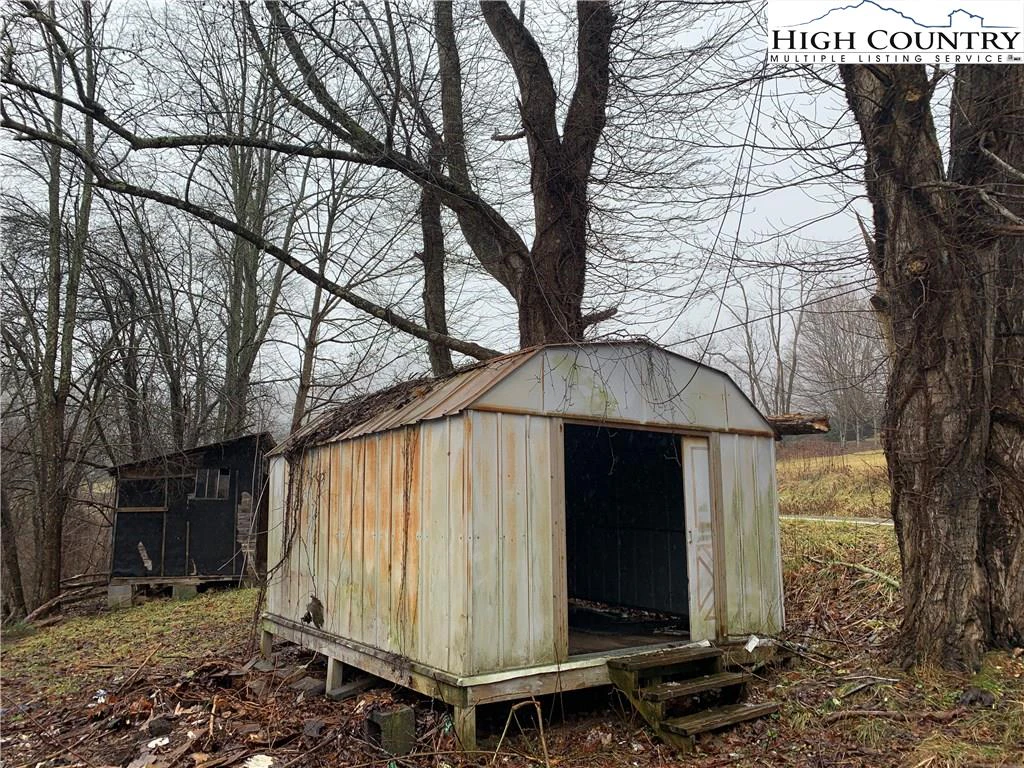 Image number 11 for the current listing