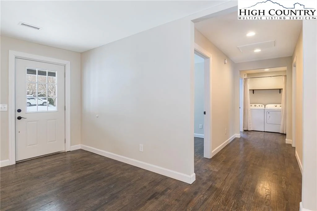 Image number 13 for the current listing
