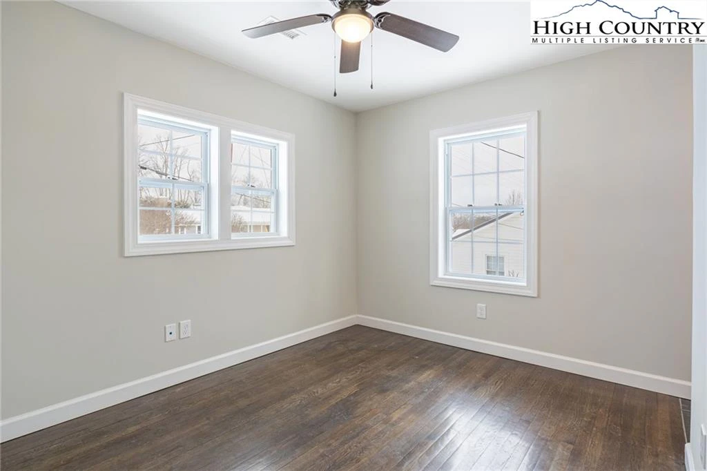 Image number 7 for the current listing