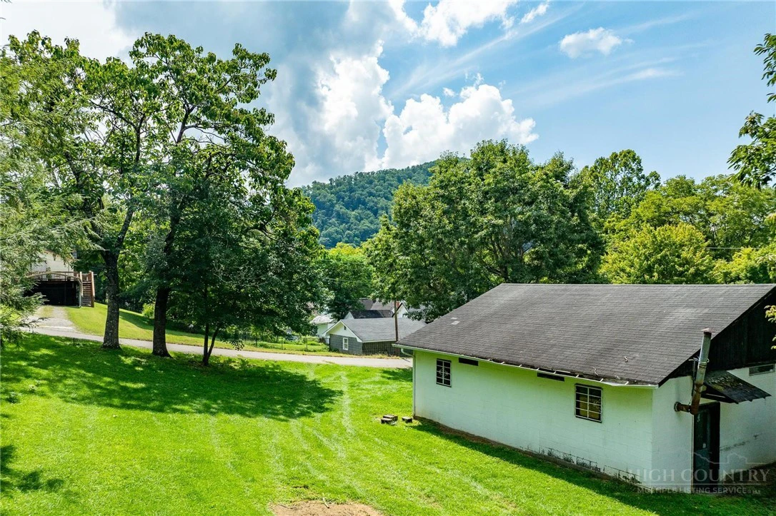 Image number 8 for the current listing