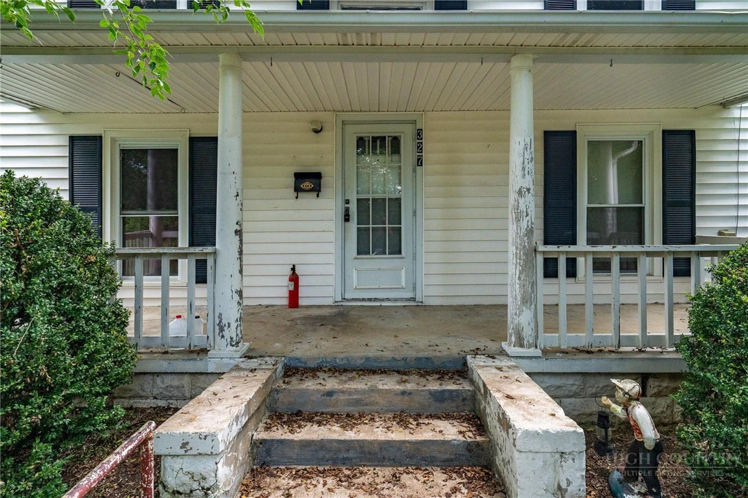 Image number 15 for the current listing