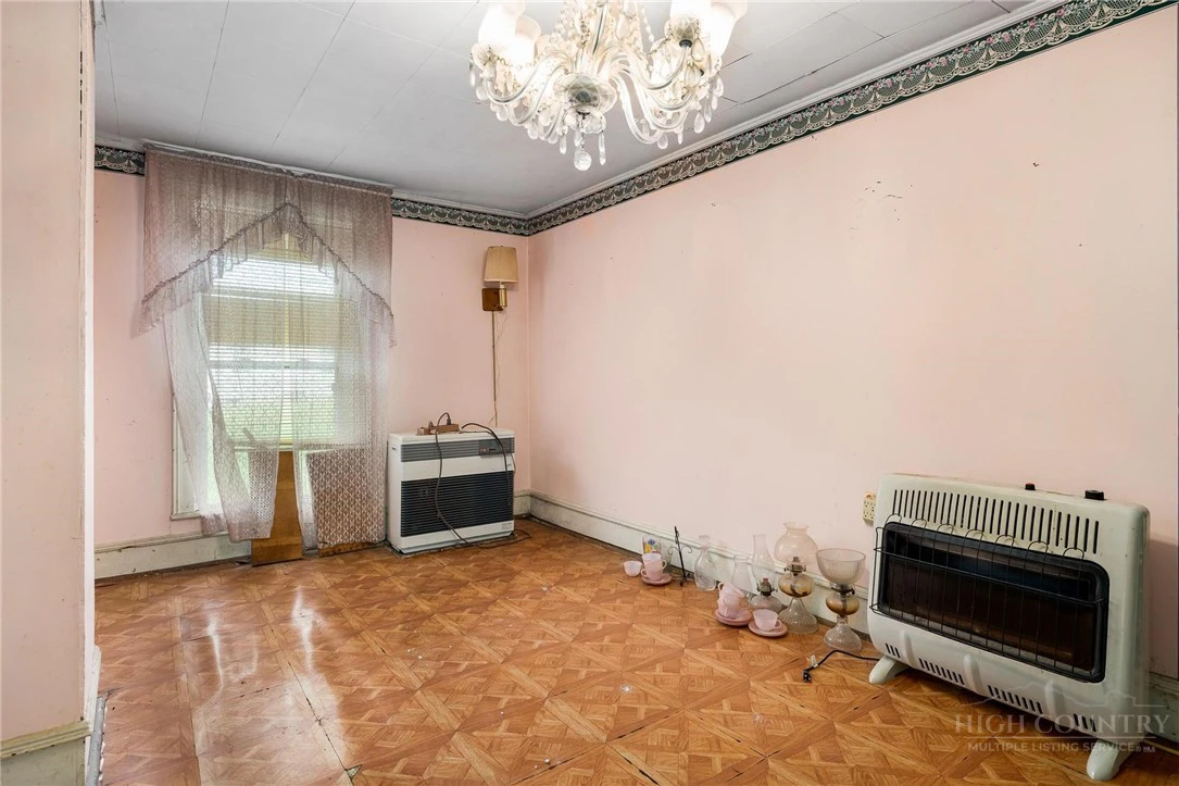Image number 20 for the current listing