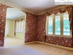 Image number 2 for the current listing
