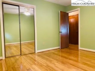 Image number 11 for the current listing