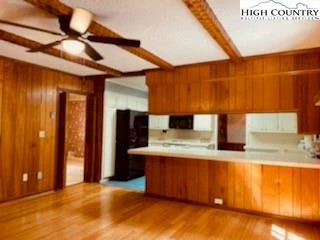Image number 9 for the current listing