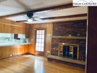 Image number 6 for the current listing