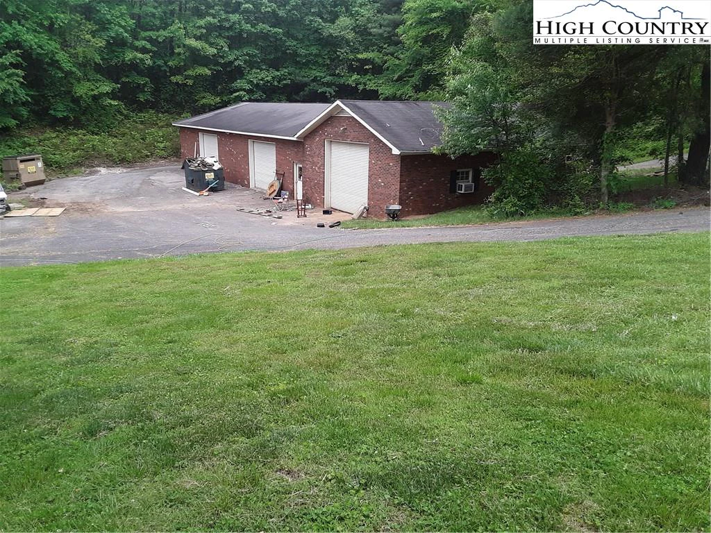 Image number 3 for the current listing