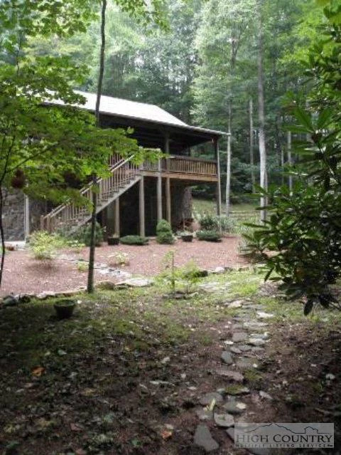Image number 15 for the current listing