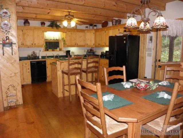 Image number 20 for the current listing
