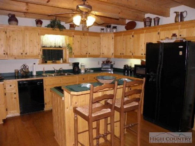 Image number 21 for the current listing