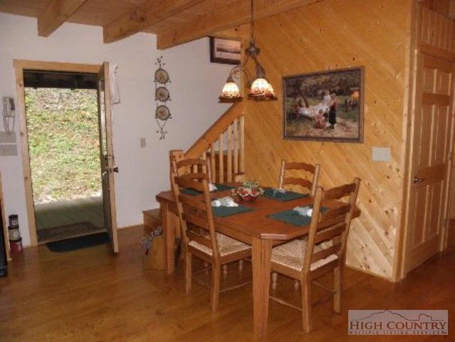 Image number 22 for the current listing