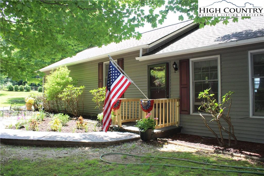 Image number 1 for the current listing
