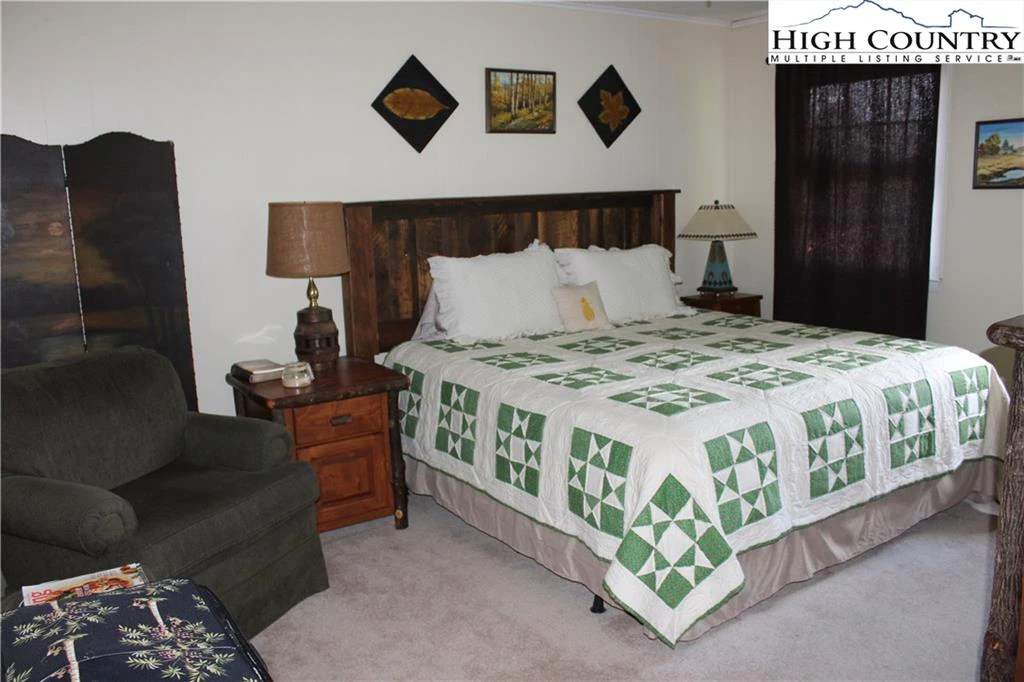 Image number 8 for the current listing