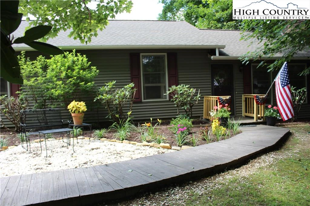 Image number 18 for the current listing