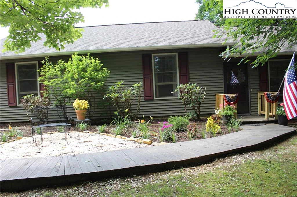 Image number 16 for the current listing