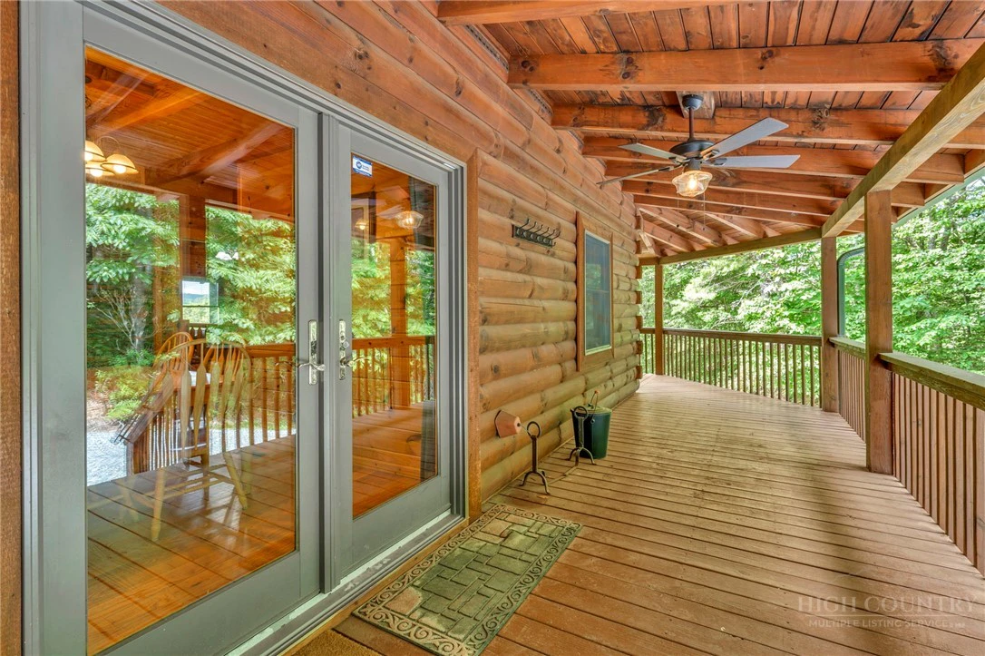 Image number 11 for the current listing