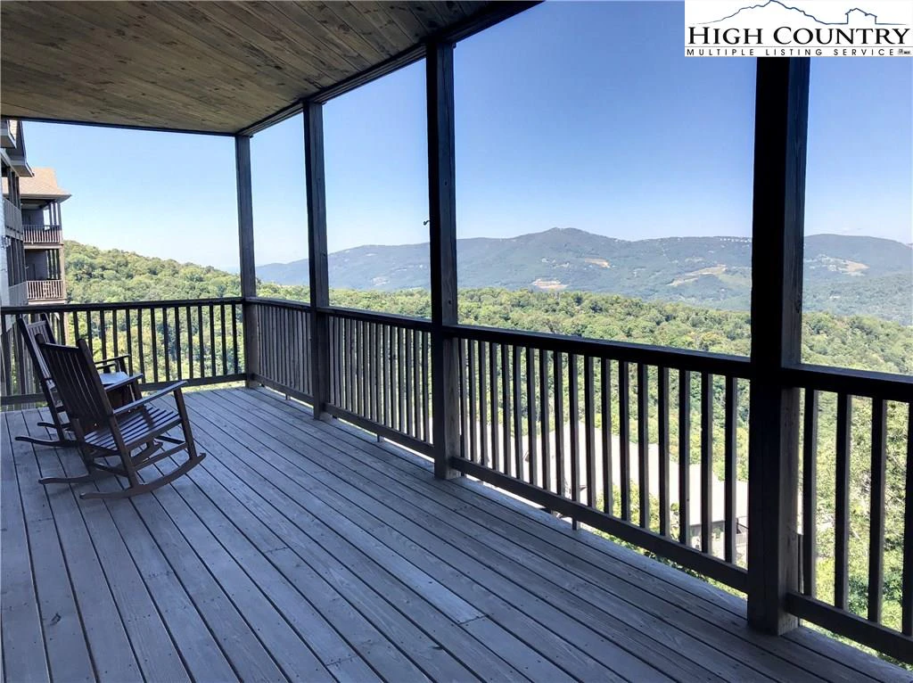 Image number 14 for the current listing