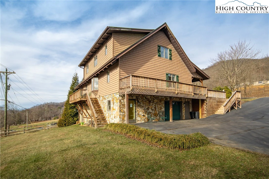 Image number 1 for the current listing