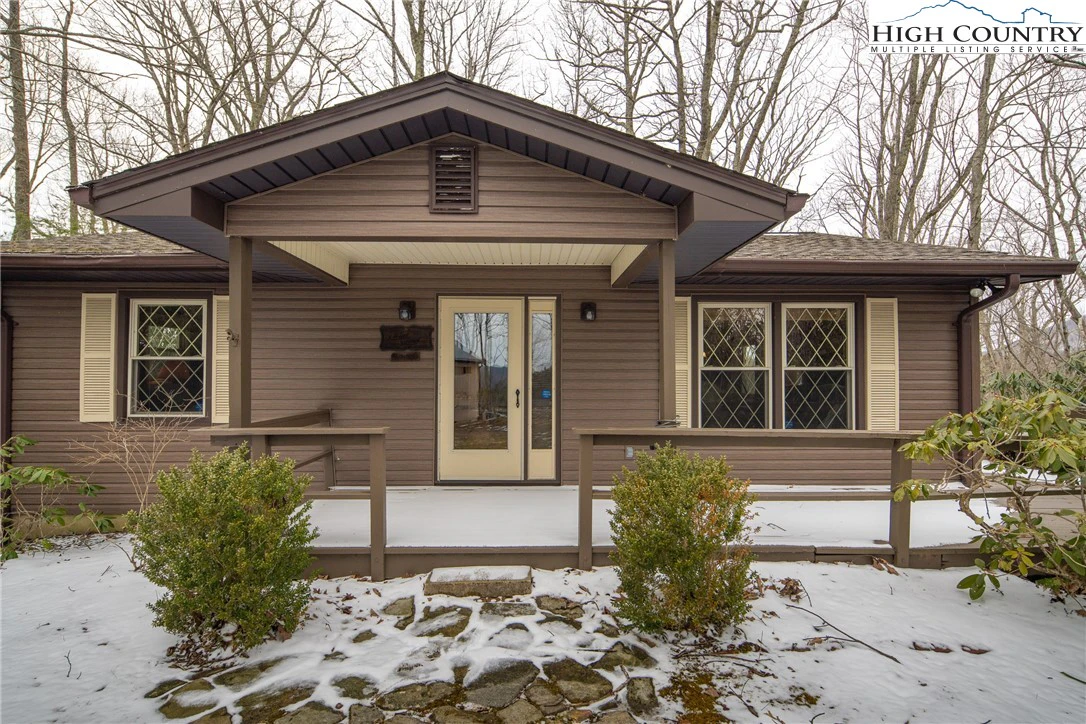 Image number 1 for the current listing