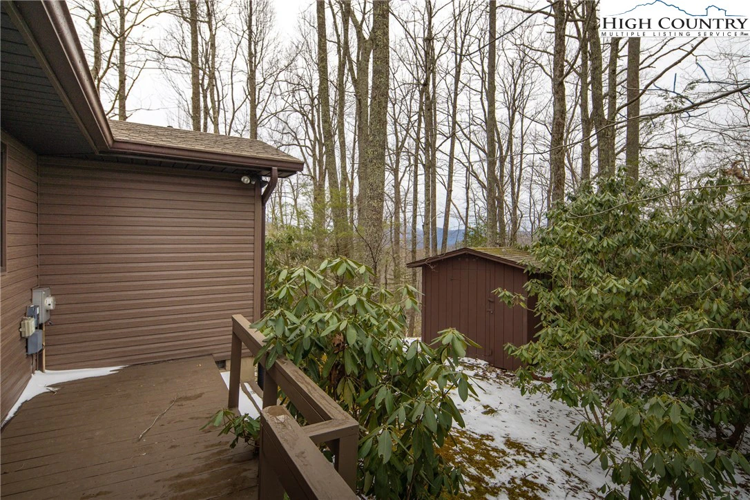 Image number 11 for the current listing