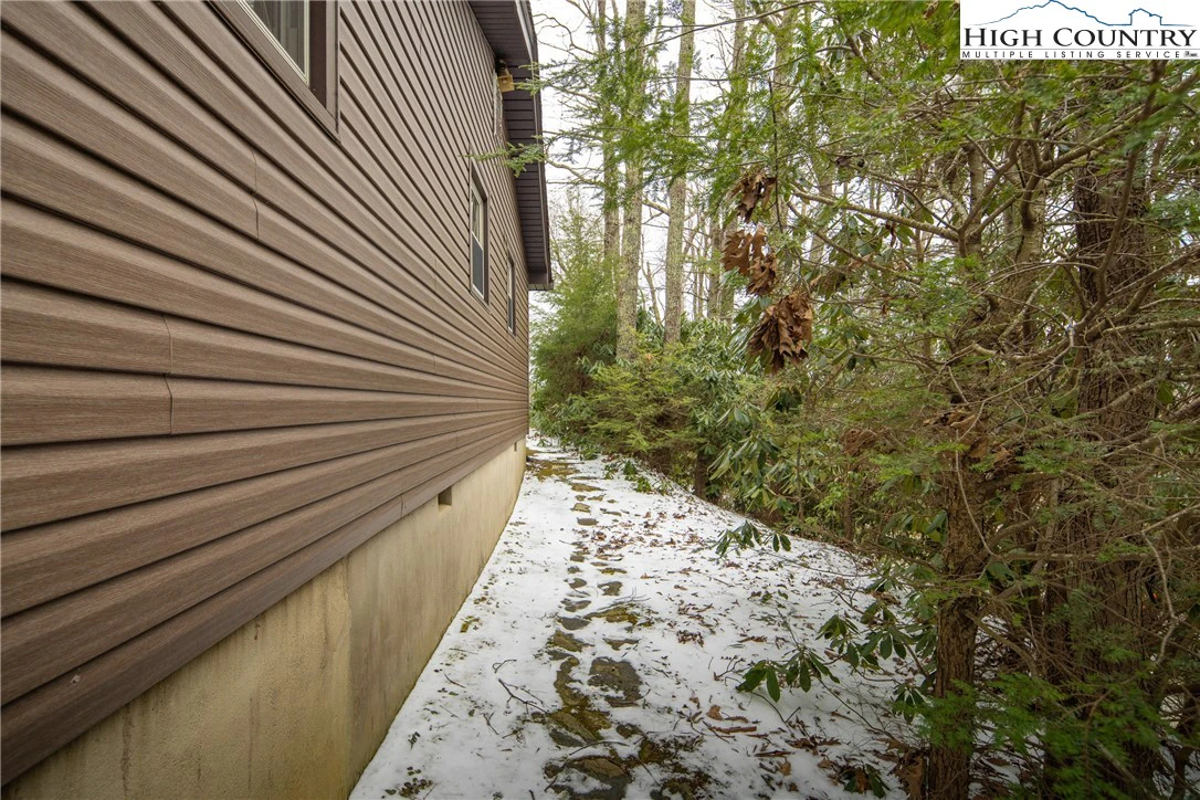 Image number 2 for the current listing