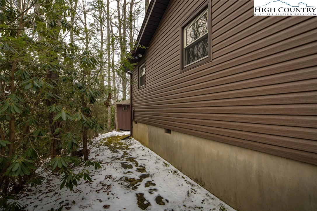 Image number 3 for the current listing