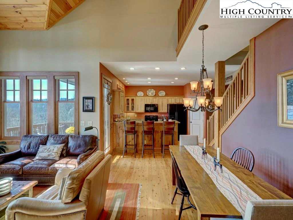 Image number 12 for the current listing